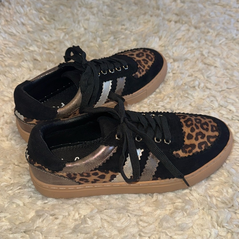 HeyGirl by Corkys leopard sneakers